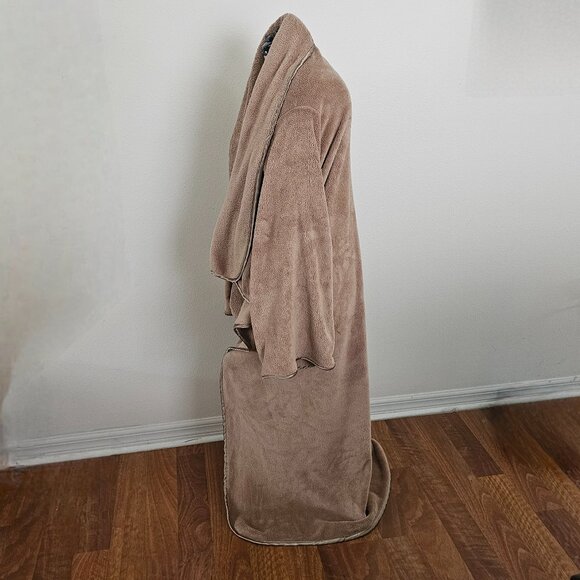 Brookstone NAP Comfy Ultra Plush Oversized Blanket with Sleeves - Picture 6 of 11